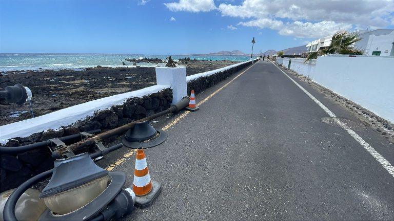 Farola caída. Imagen: PP Haría