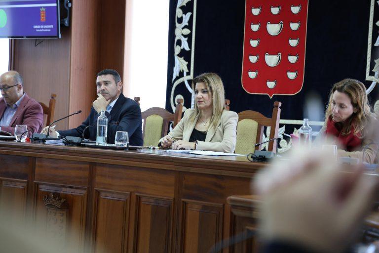 El presidente del Cabildo, Oswaldo Betancort, y la vicepresidenta María Jesús Tovar