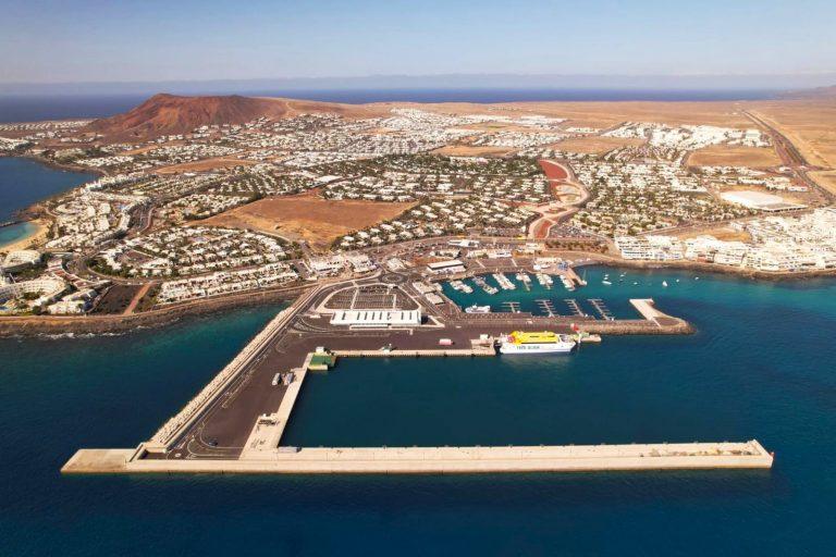 Puerto de Playa Blanca