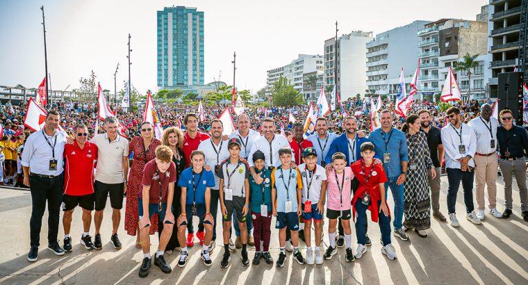 Autoridades, organizacio?n y participantes