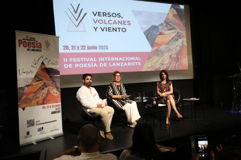 COLOQUIO YOLANDA CASTAÑO PREMIO NACIONAL DE POESÍA (3)