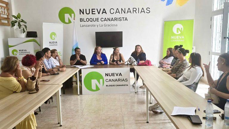 Yone? Caraballo con las auxiliares de enfermeri?a