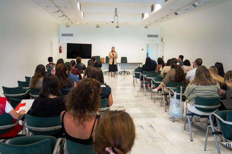 Maite Corujo en reunión con el Tercer sector