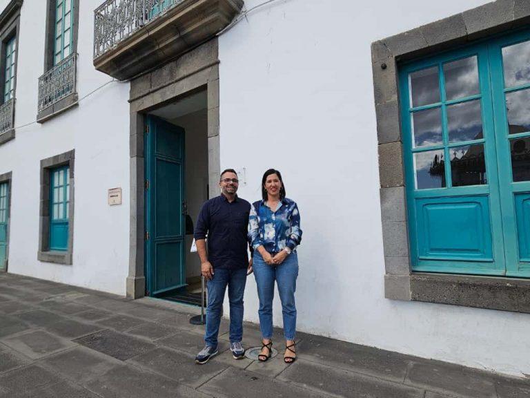 Echedey Eugenio y Abigail González en la Casa de la Cultura