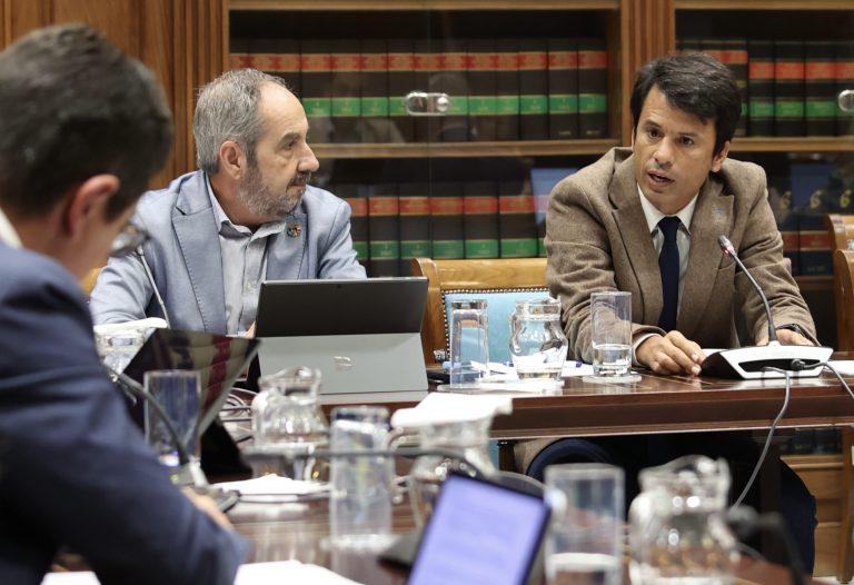 Marcos Bergaz (PSOE) en comisioìn parlamentaria de Obras Puìblicas