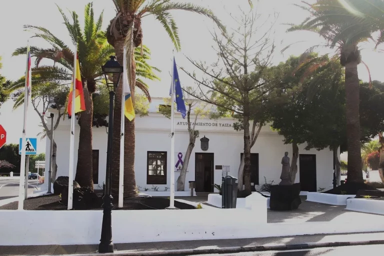 Fachada-Ayto-de-Yaiza
