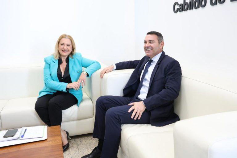 REUNIÓN PRESIDENTE CON DIRECTORA ICAVI