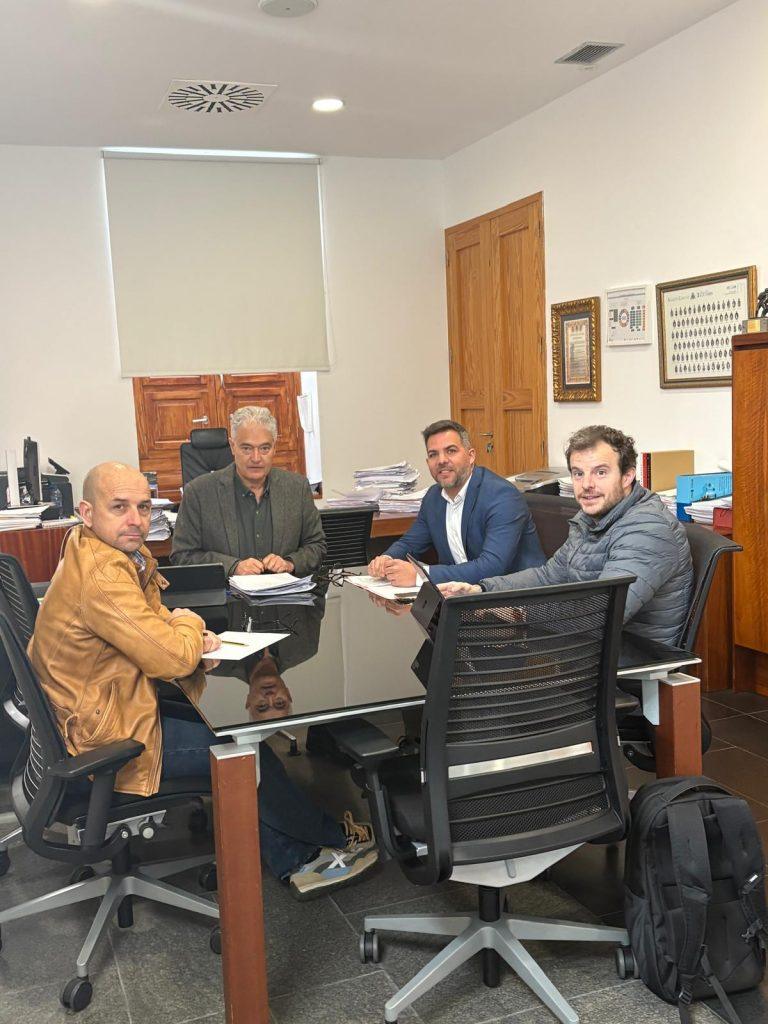 Reunión de José Juan Cruz Saavedra y Jacobo Medina