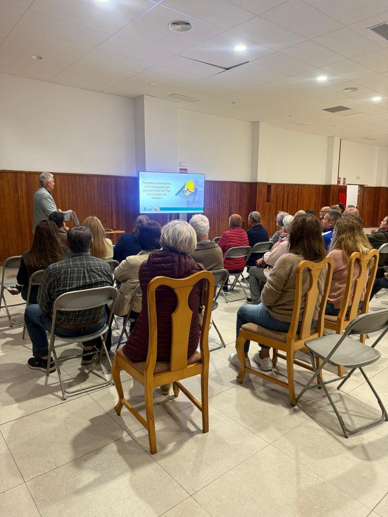 Reunión vecinal junto al alcalde de Tías, José Juan Cruz