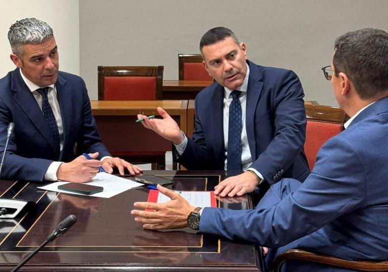 reunión mejoras Órzola Oswaldo B, Narvay Q y Pablo R