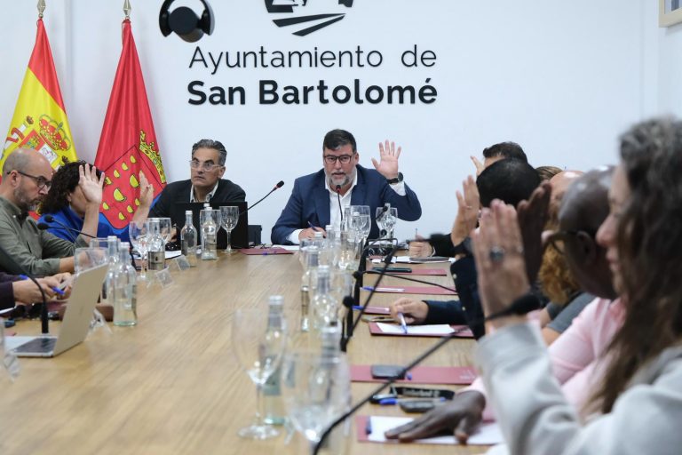 Foto Votacio?n presupuestos de San Bartolome? 2026