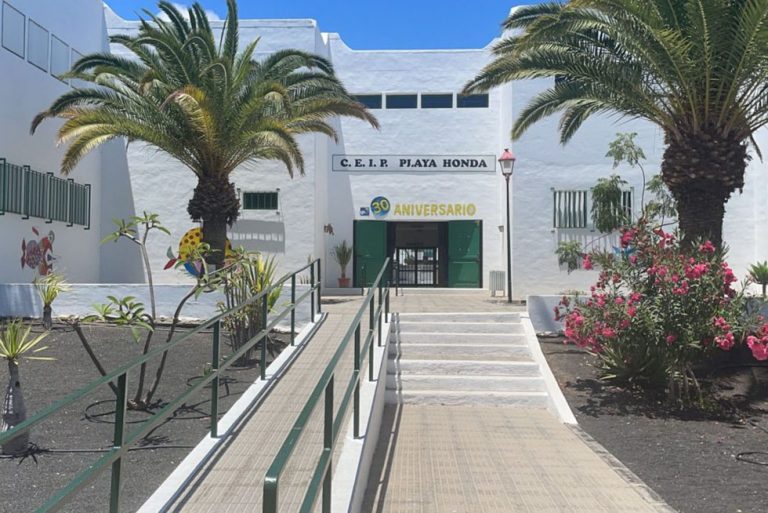 Imagen del exterior del CEIP Playa Honda