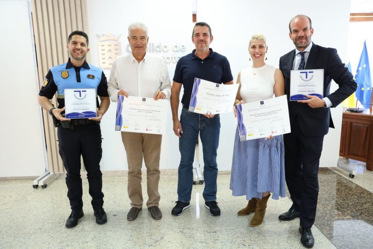 Imagen de la distinción de la Oficina de Turismo y la Policía Local de Tías
