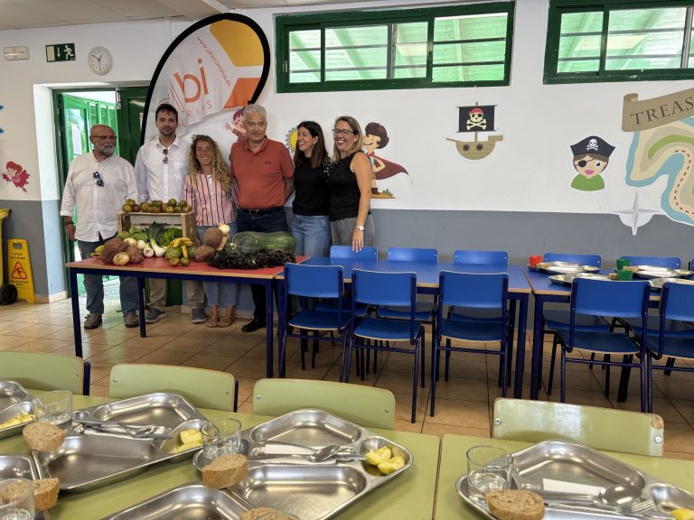 Imagen de la presentación de los ecocomedores en uno de los colegios del municipio de Tías