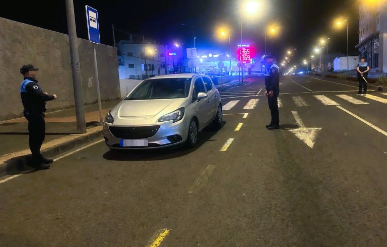 Imagen de uno de los controles realizados por la Policía Local de Arrecife durante este fin de semana