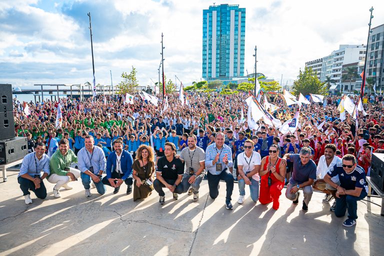 LIC Inauguracio?n autoridadades+patrocinadores+pu?blico