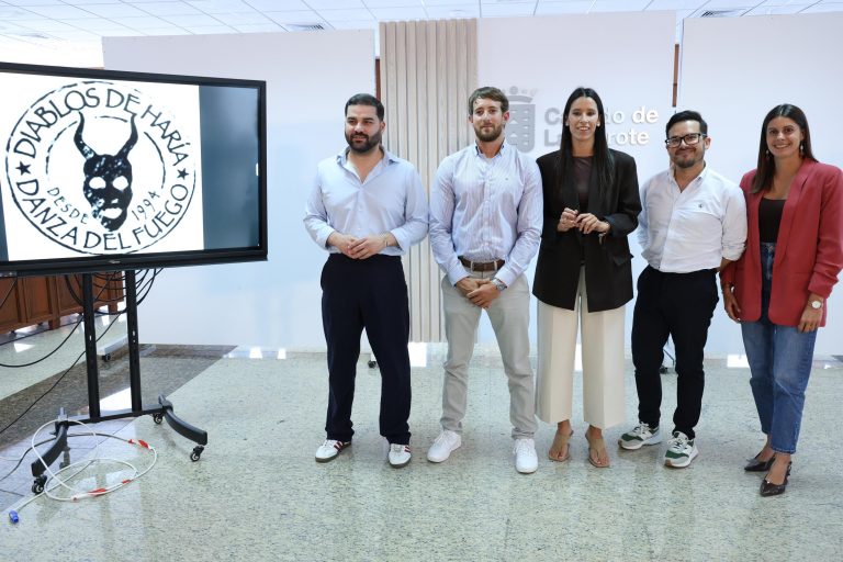 PRESENTACIÓN ROPA DIABLOS HARÍA (1)