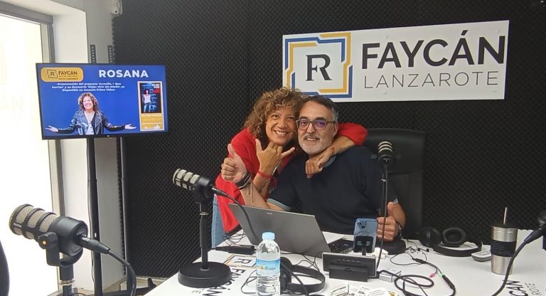 Rosana junto a Paco Robayna en los estudios de Radio Faycán Lanzarote
