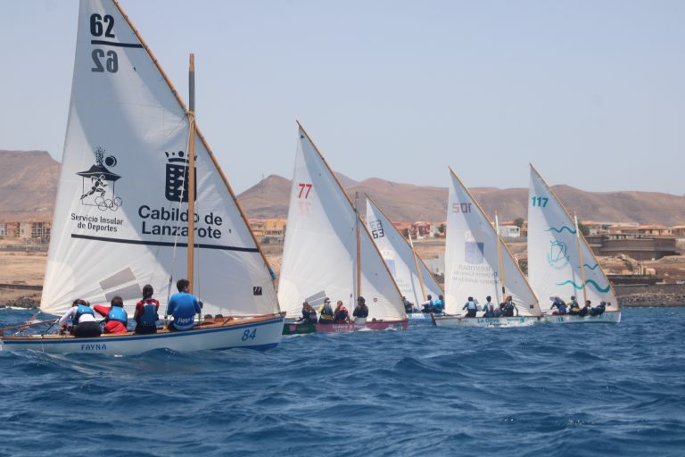 VELA LATINA