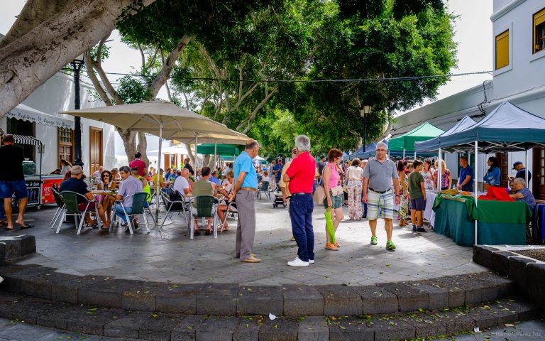 mercado-artesanal-haria-ambiente