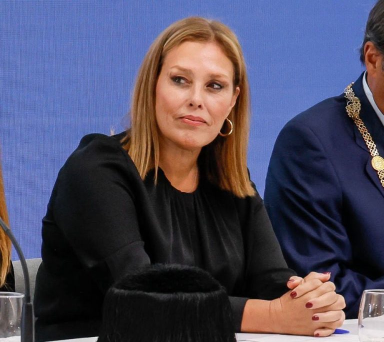 Astrid_Pérez_Batista_presidenta_del_Parlamento_de_Canarias