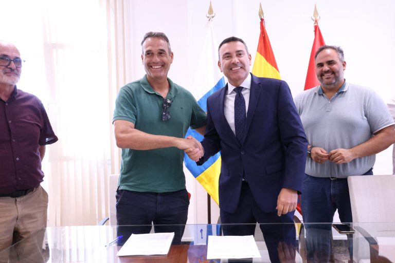 FIRMA CONVENIO LAJARES (4)