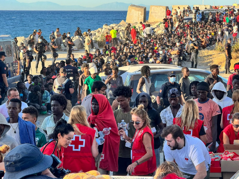 crisis-migratoria-ceuta-migrantes