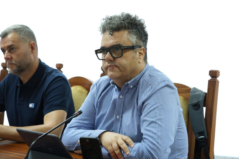 Armando Santana durante una sesión plenaria del Cabildo de Lanzarote