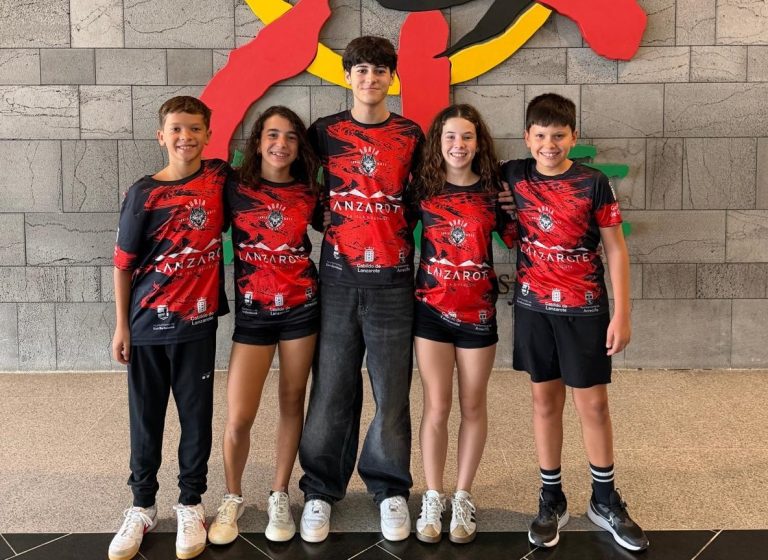 Jugadores y jugadoras del Auria Bádminton Club