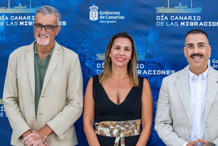 Representantes asistentes al acto del Día Canario de las Migraciones y las Distinciones Valbanera 2026