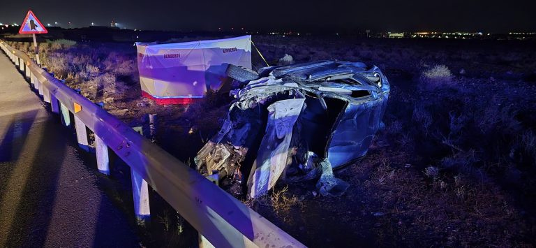 Estado del vehículo tras el accidente en la LZ-2, a la altura de Tías