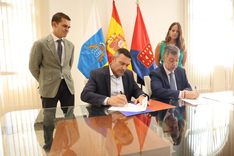 FIRMA CONVENIO CANTABRIA