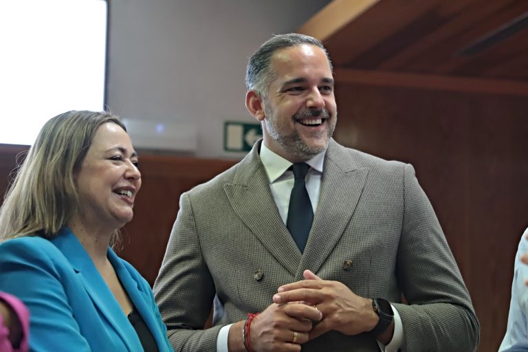 Kilian Sánchez junto a María Dolores Corujo
