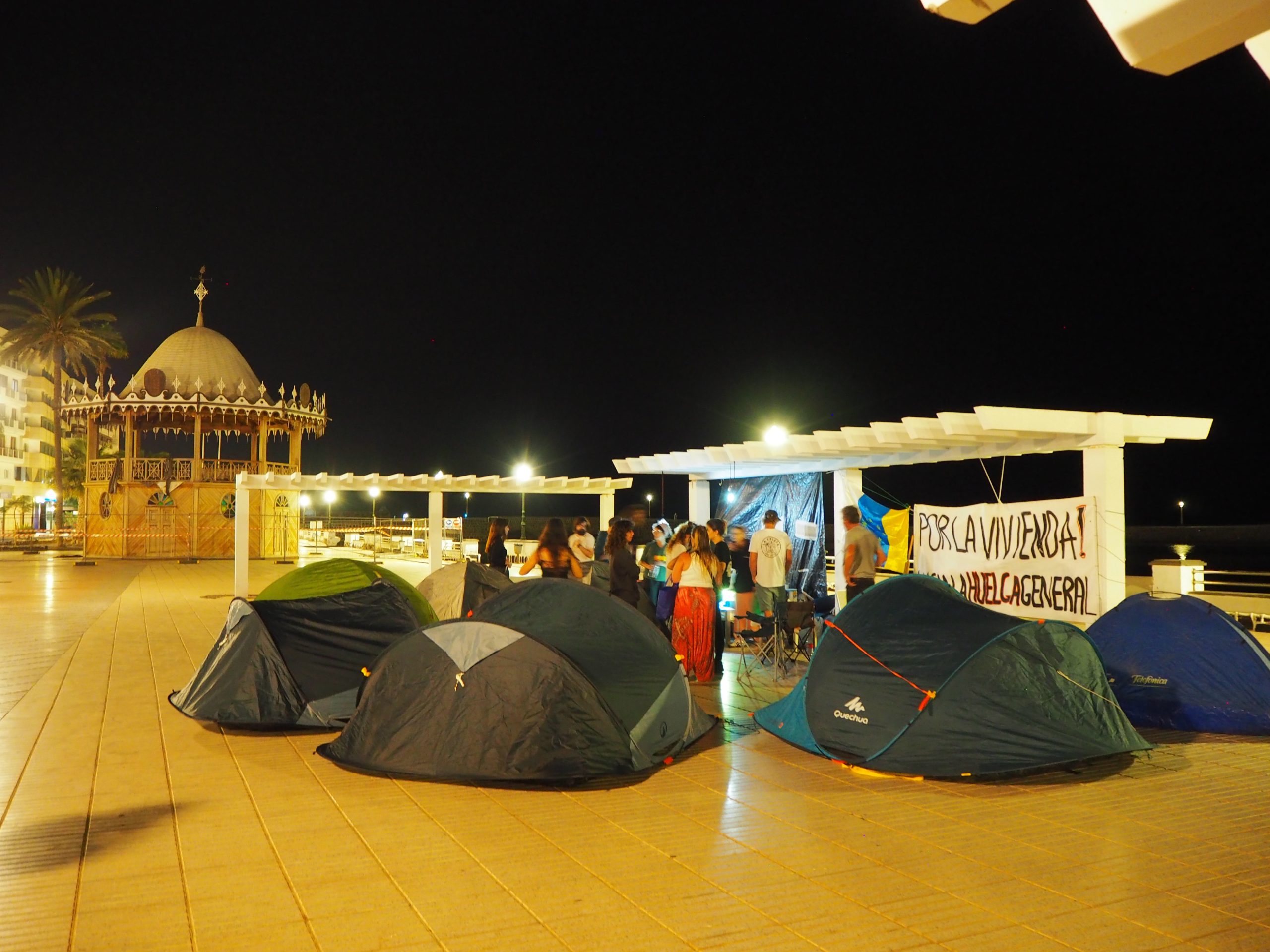 Tiendas de campaña instaladas por el movimiento por la vivienda en el Parque José Ramírez Cerdá de Arrecife