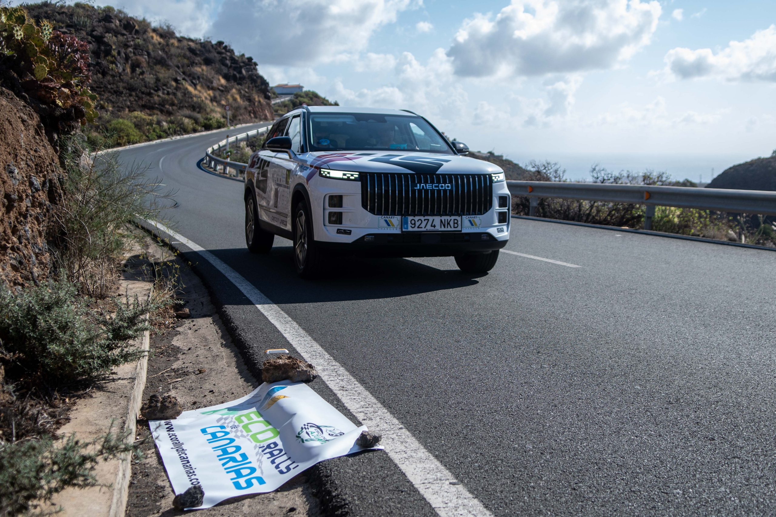 Shirley Fernández y Antonio Fernández durante la prueba de regularidad del Eco-Rally de Canarias