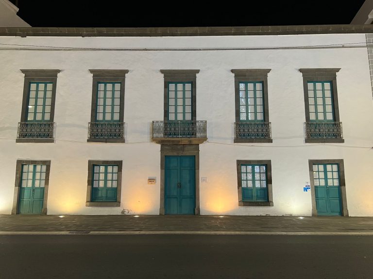 Fachada de la Casa de la Cultura Agustín de la Hoz, en Arrecife.