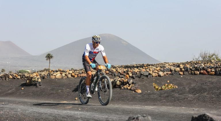 Fotografía de archivo de la competición ciclista Yaiza Extremo Sur.