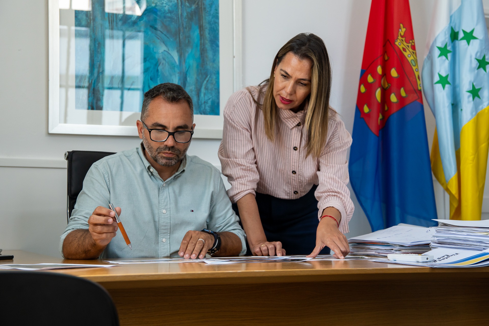Maite Corujo y Echedey Eugenio en una fotografía institucional del Ayuntamiento de Arrecife.