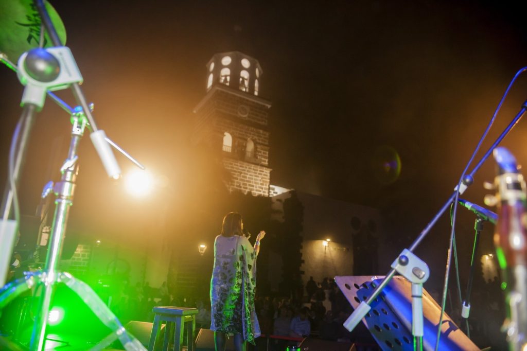 Olga Cerpa durante una actuación en La Villa de Teguise en 2017; fotografía de archivo remitida por el Ayuntamiento