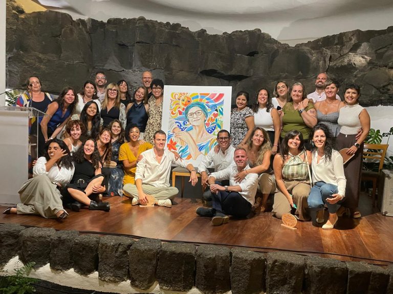 Profesionales de la Unidad de Oncohematología del Hospital Molina Orosa durante la celebración de su vigésimo aniversario
