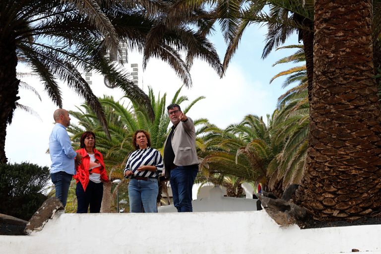 Plaza León y Castillo en el casco histórico de San Bartolomé