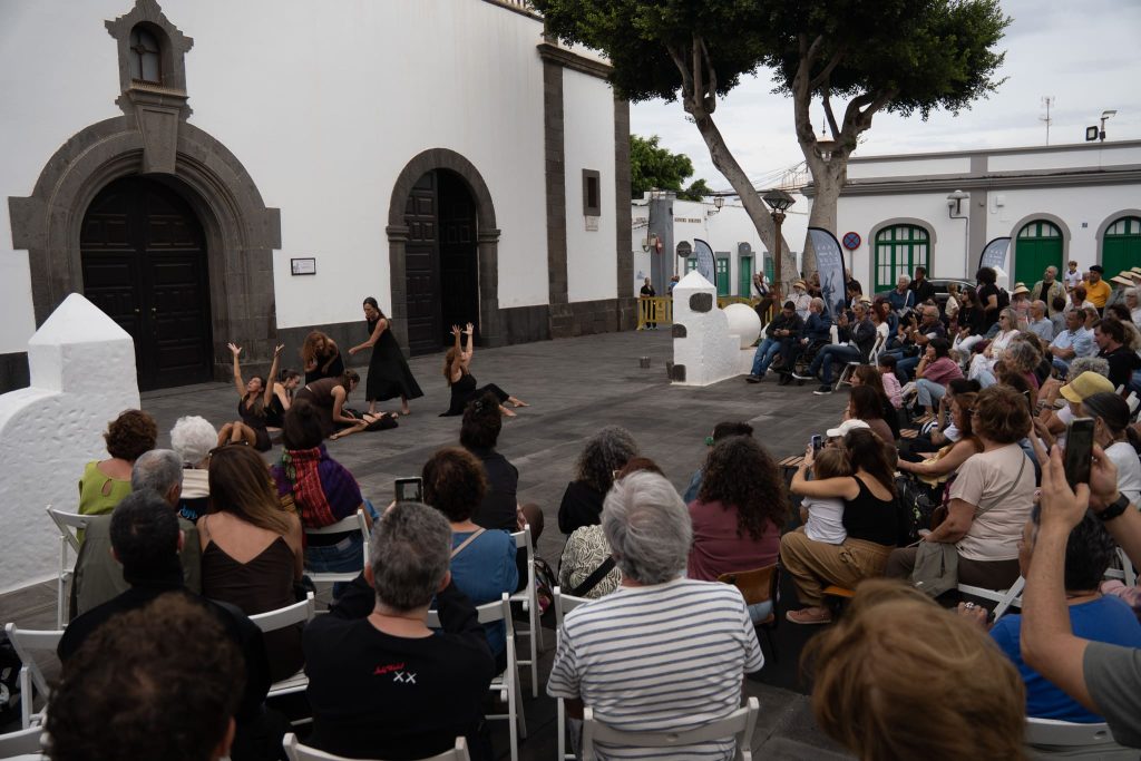 Una actuación del Festival Traslación en Arrecife, en la fotografía de prensa del Ayuntamiento
