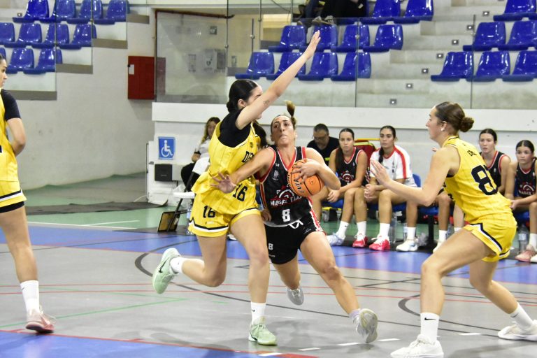 Imagen de archivo de una jugadora del Magec Tías en un partido de baloncesto