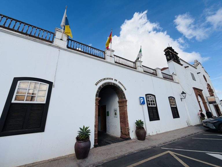 Fachada del Ayuntamiento de Teguise